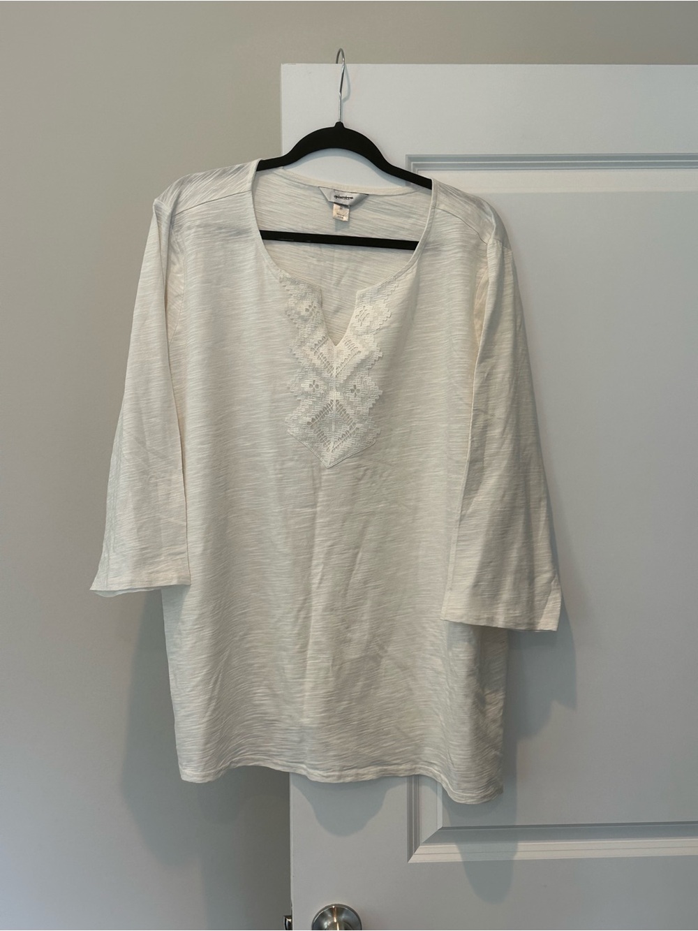 CJ Banks White Embroidered V-Neck Tunic Size 3X